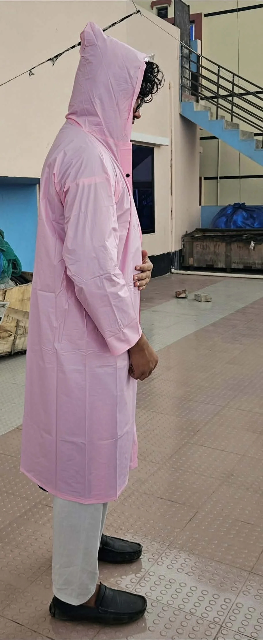 পিঙ্ক কালার মোটা চাইনিজ ফেব্রিকের রেইনকোট